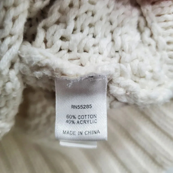 Express Women's White‎ Chunky Open Knit Fold Over Neck Snap Sweater Size S - Picture 4 of 7
